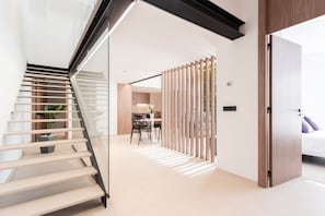 3 室のベッドルーム、アイロン / アイロン台、WiFi (無料)、ベッドシーツ