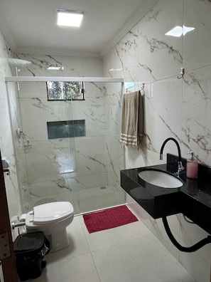 Basic Room (CHALE ESTRELA) | Bathroom | Toilet paper