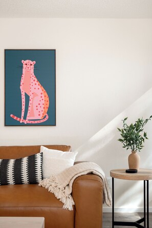 智能电视、壁炉