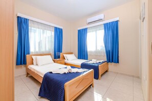 2 bedrooms, in-room safe, iron/ironing board, free WiFi