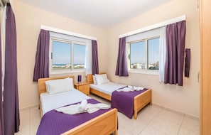 2 bedrooms, in-room safe, iron/ironing board, free WiFi