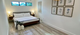 Secure Cozy Tiny Home Central Houston