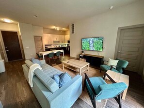 Télévision, chaîne hi-fi