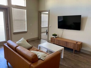 Fernseher, Stereoanlage