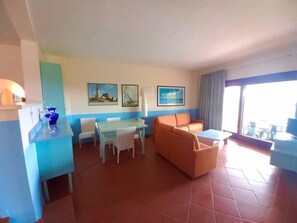 TV - Sunset Villa - Private Pool (Stintino)