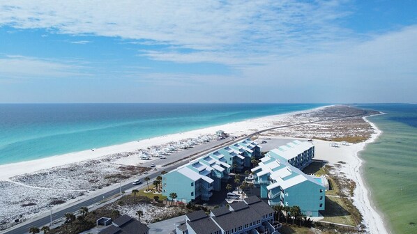 Beach nearby, sun loungers, beach towels