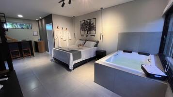 Room, Air conditioning, Garden View | Desk, laptop workspace, soundproofing, free WiFi