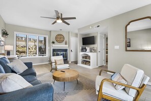Condo, Multiple Beds, Balcony (Stillwater Retreat) | Living area
