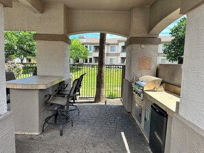 Property grounds - Gilbert/Mesa Solana Luxury Condo 1 Bdrm/1 Bath Near MD Anderson Cancer Center (Mesa)