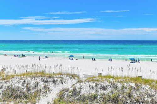 Green Reef #8- Beachy Keen