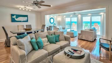Casa, várias camas (Green Reef #8- Beachy Keen) | Área de estar