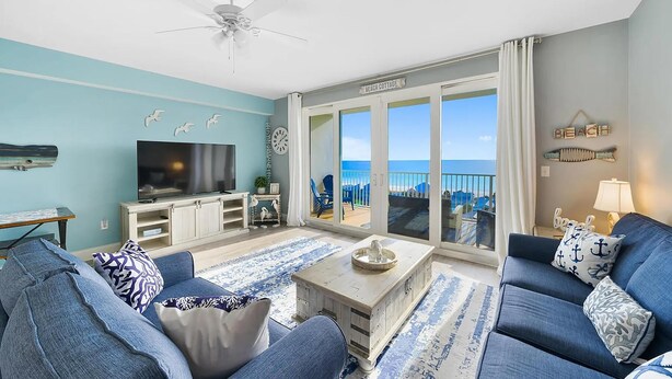 คอนโด, เตียงคิงไซส์ 1 เตียง และโซฟาเบด (Laketown Wharf 905) | บริเวณนั่งเล่น