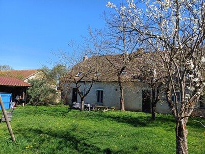 Farmhouse, animals, nature and terroir