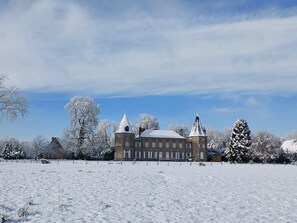 Exterior - Farmhouse, animals, nature and terroir (Neuville-lès-Decize)