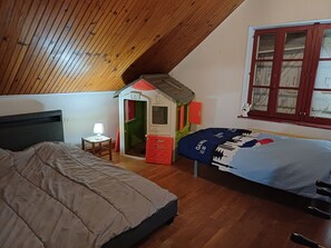 5 quartos, Wi-Fi de cortesia, roupa de cama