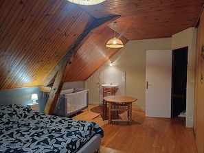 5 chambres, accès au Wi-Fi (inclus), literie fournie