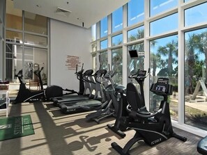 Appart'hôtel, plusieurs lits (Sterling Beach #1004) | Salle de remise en forme