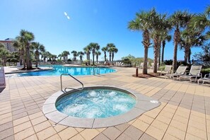 Lejlighed - flere senge (Sterling Beach #1004) | Pool | Udendørs pool