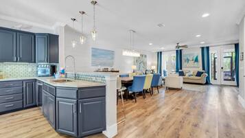 Townhome, Multiple Beds (Gulf Place Courtyard 73) | Private kitchen