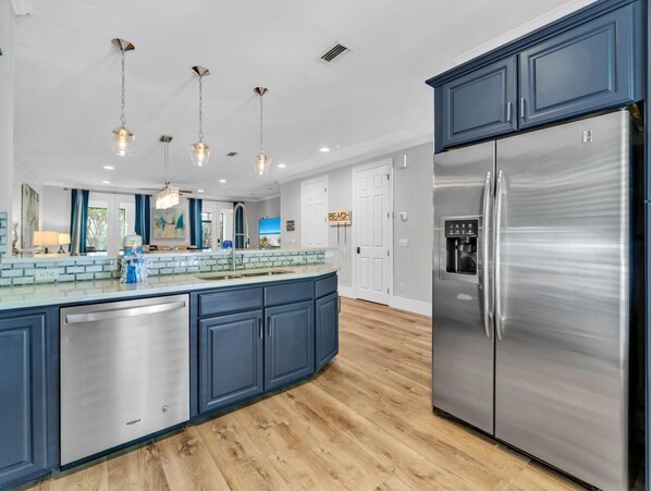 Townhome, Multiple Beds (Gulf Place Courtyard 73) | Private kitchen