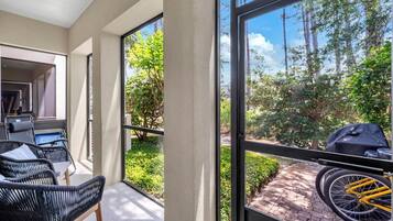 Townhome, Multiple Beds (Gulf Place Courtyard 73) | Interior