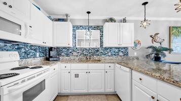 公寓客房, 多張床 (Gulf Place Caribbean 313- Sunsets on ) | 私人廚房