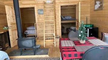 3 bedrooms, bed sheets