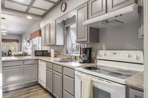 Condo, Multiple Beds, Patio, Golf View (Stonebridge Condo) | Private kitchen | Fridge, microwave, oven, stovetop - Stonebridge Condo on the Fairway (Branson West)