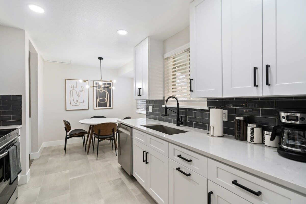 Maison (4 Bedrooms) | Cuisine privée | Micro-ondes, four, machine à expresso, cafetière/bouilloire