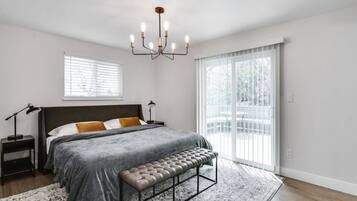 House (4 Bedrooms) | 4 bedrooms, desk, laptop workspace, iron/ironing board