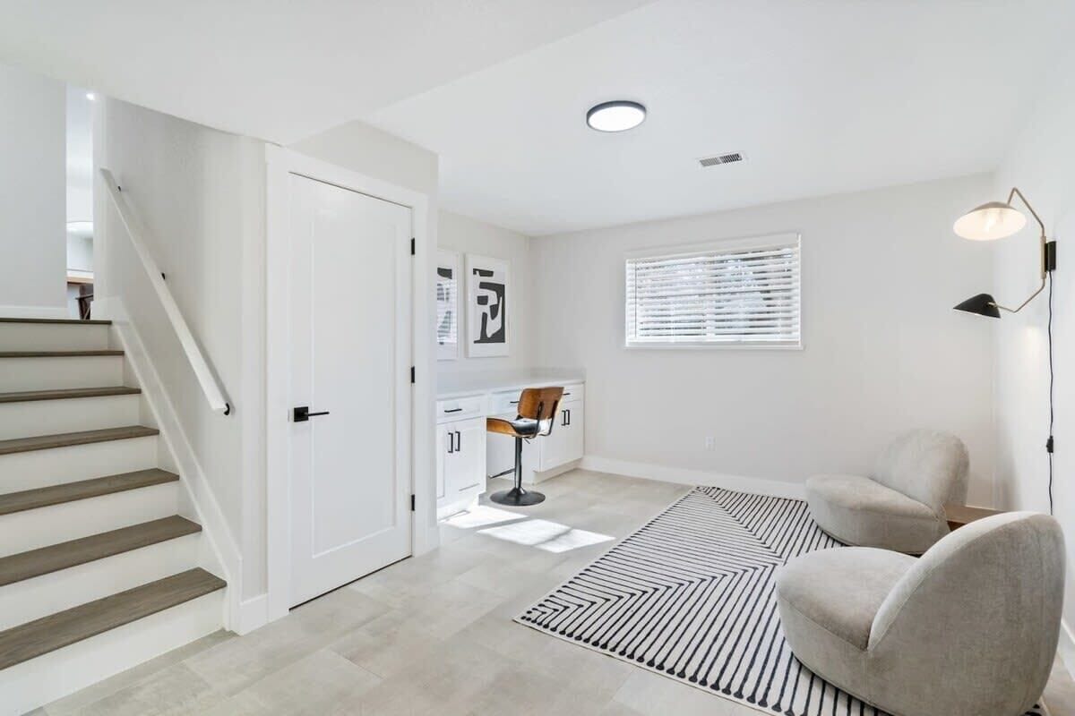 House (4 Bedrooms) | Living area | 43-inch flat-screen TV with cable channels, table football