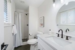 Bathroom - @ Marbella - Modern 4-br Retreat Chef's Kitchen (Arvada)