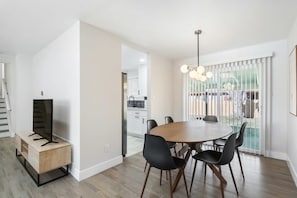 Casa, vistas al jardín (4 Bedrooms) | Servicio de comidas en la habitación