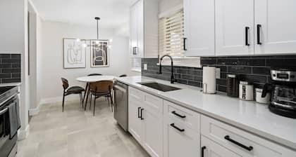 @ Marbella - Modern 4-br Retreat Chef's Kitchen