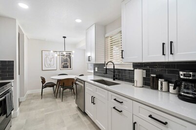 @ Marbella - Modern 4-br Retreat Chef's Kitchen