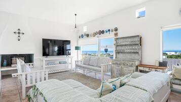 Télévision, cheminée