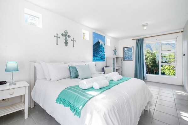 4 bedrooms, free WiFi, bed sheets