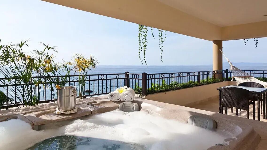 Luxury Suite, Balcony, Ocean View | Terrace/patio