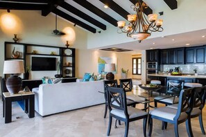 In-room dining - Garza Blanca (Puerto Vallarta)
