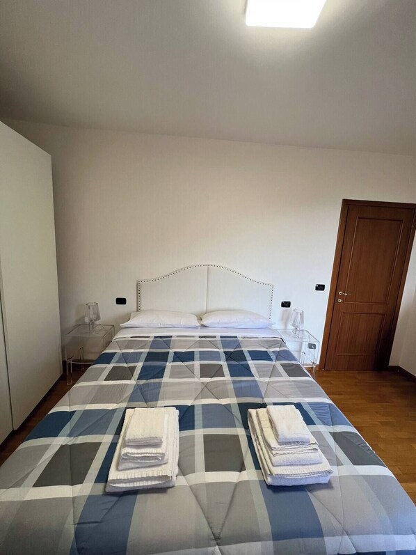 1 sovrum, strykjärn/strykbräda, wi-fi och sängkläder