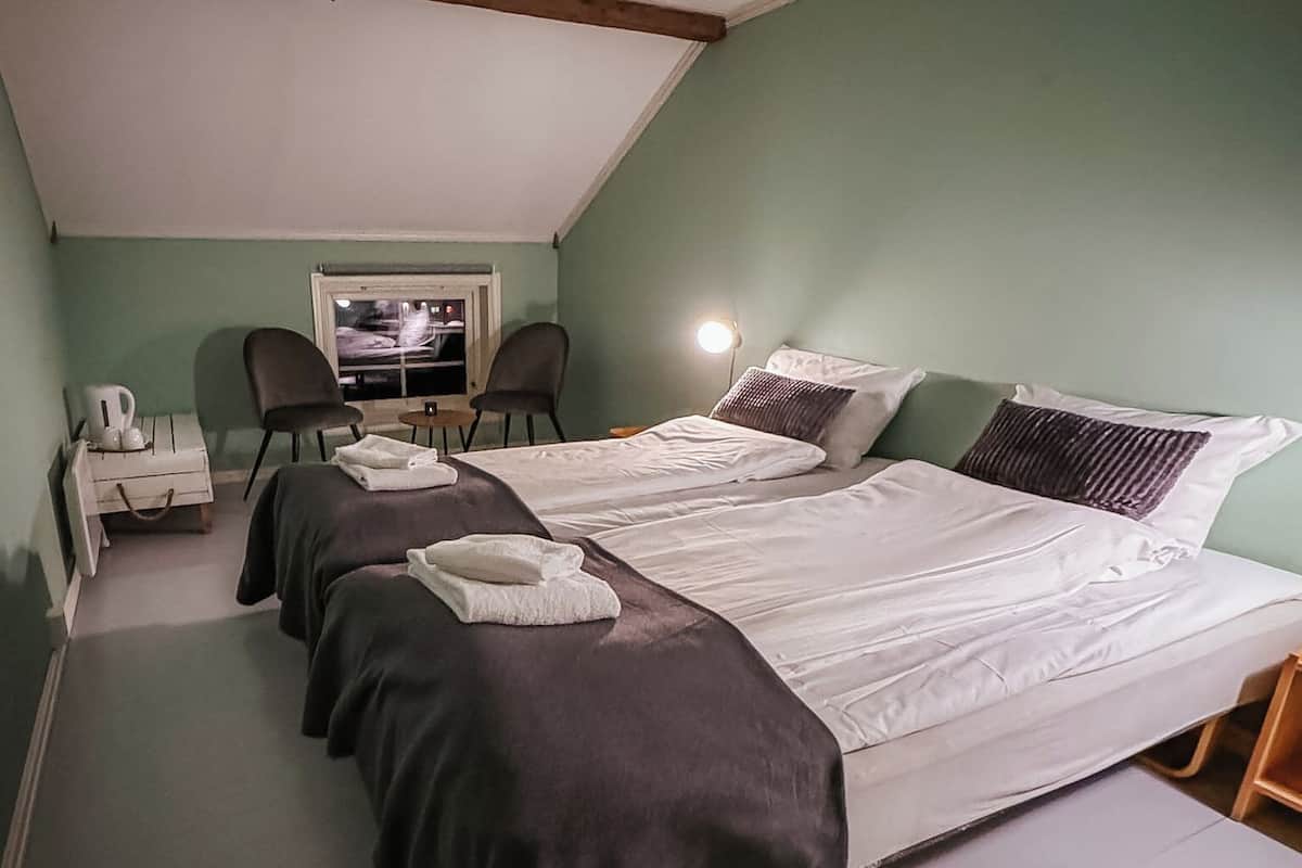 Basic Double Room | Free WiFi, bed sheets