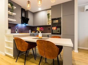 Fridge, microwave, oven, stovetop