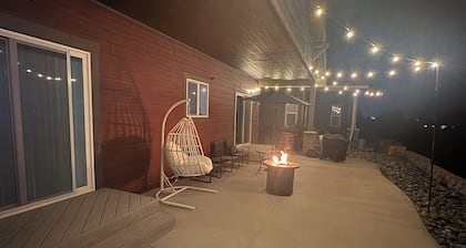 3-bedroom house in charming Moses Lake with AC, fitness room, WiFi