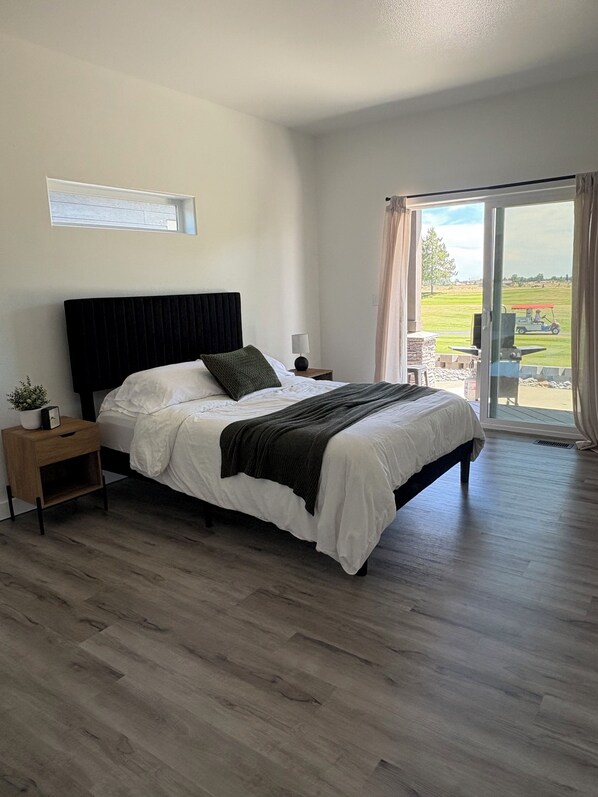 3 bedrooms, free WiFi, bed sheets, wheelchair access