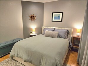 3 bedrooms, desk, iron/ironing board, free WiFi