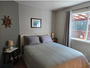 3 soverom, skrivebord, strykejern/-brett og wi-fi (inkludert)