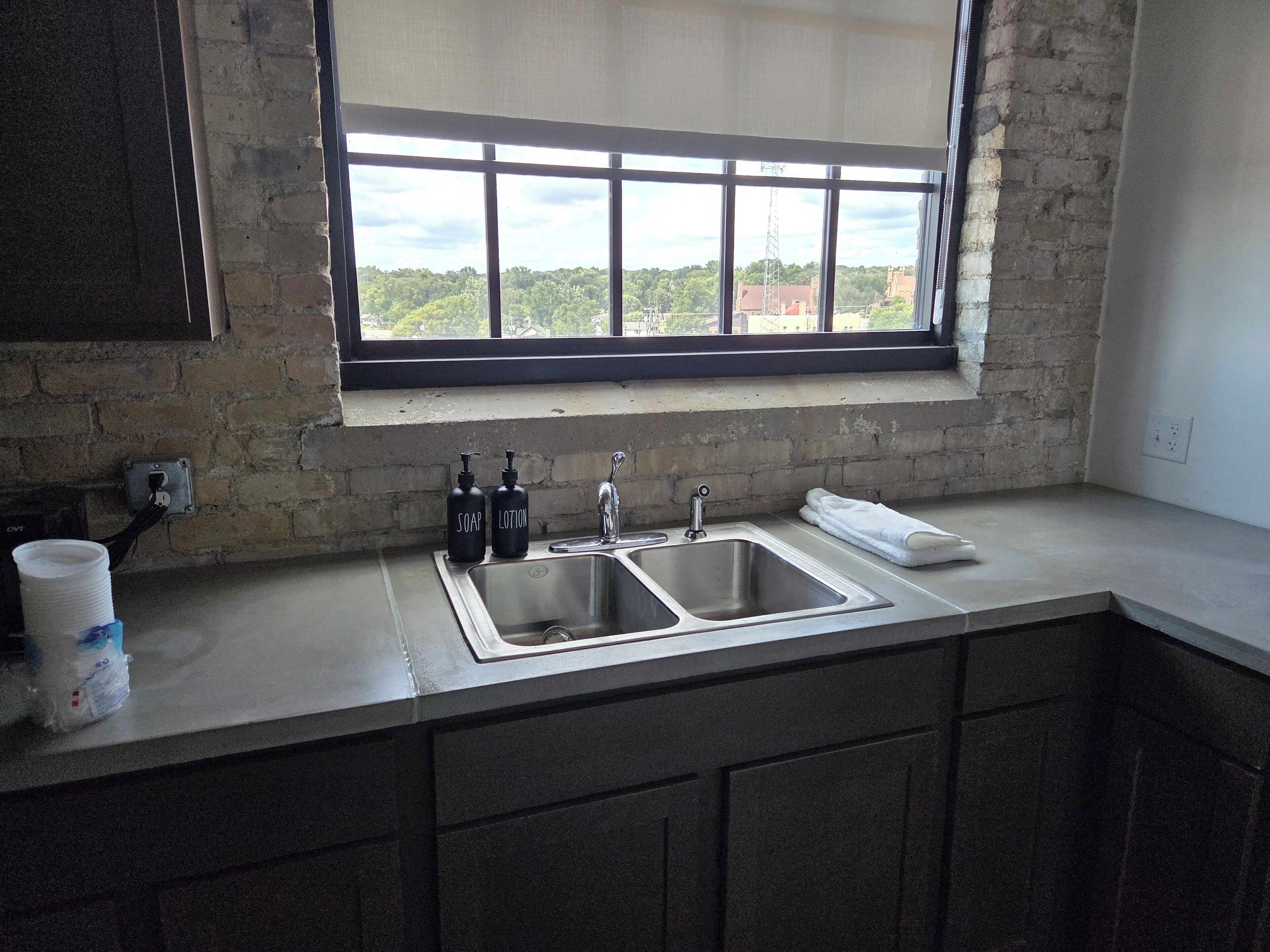 华丽套房, 河景 | 私人厨房 | 迷你冰箱、茶具/咖啡用具