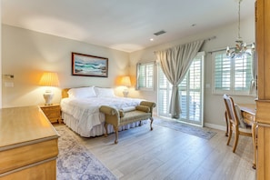 3 bedrooms, iron/ironing board, WiFi, bed sheets - 3 Mi to Beach: Central & Elegant Home in Oceanside (Oceanside)