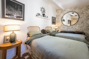 2 bedrooms, desk, iron/ironing board, free WiFi