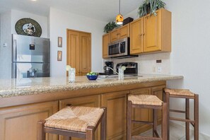 Oven, stovetop, dishwasher